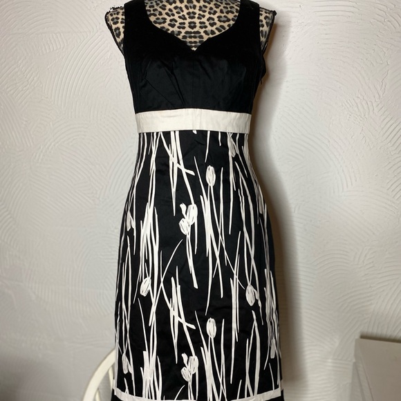 White House Black Market Dresses & Skirts - White House Black Market Black and White Floral Midi Dress